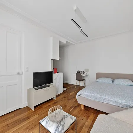 Comfortable In Pariss 17th Arrondissement Lägenhet *