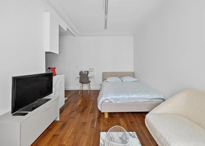Lägenhet Comfortable In Pariss 17th Arrondissement Paris