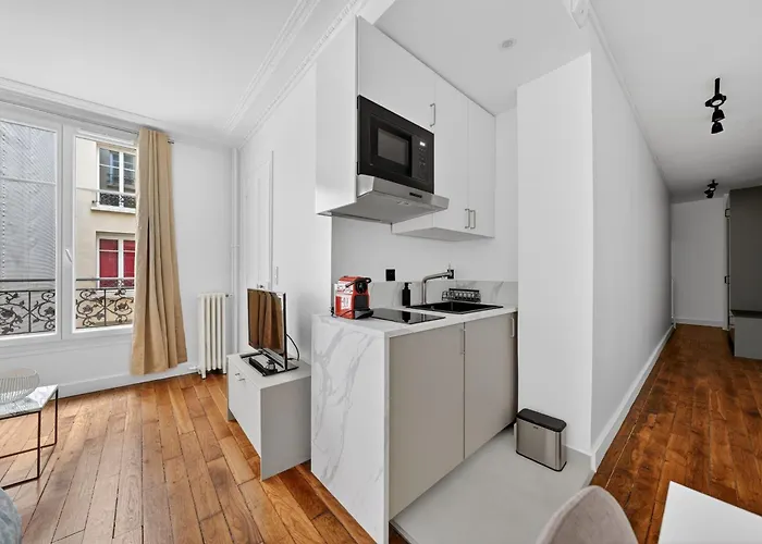 Comfortable In Pariss 17th Arrondissement Paris
