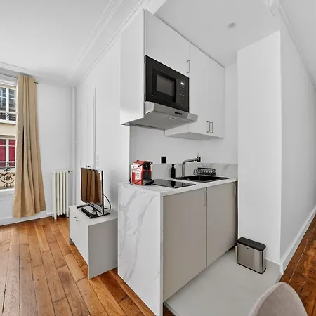 Comfortable In Pariss 17th Arrondissement Parijs