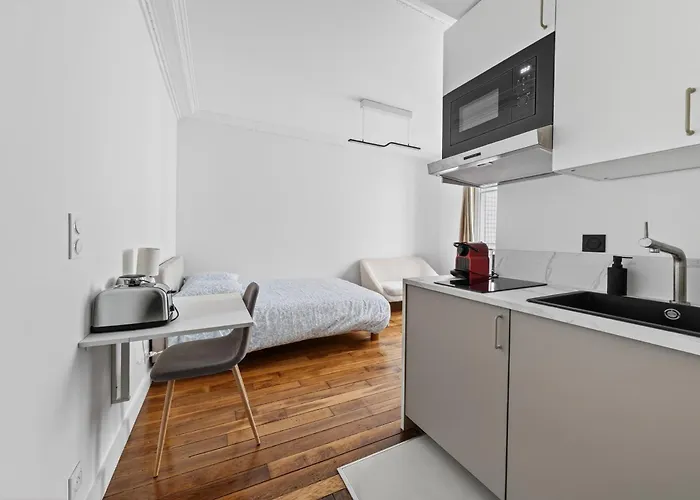 Comfortable In Pariss 17th Arrondissement *